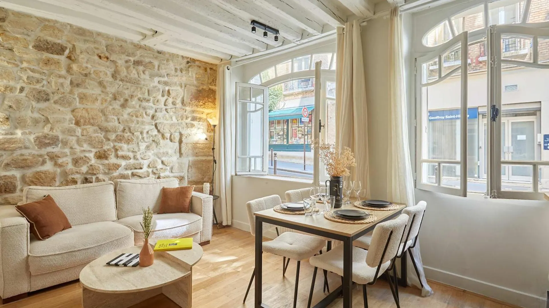Apartment Pantheon Notre Dame By Studio Prestige contacts